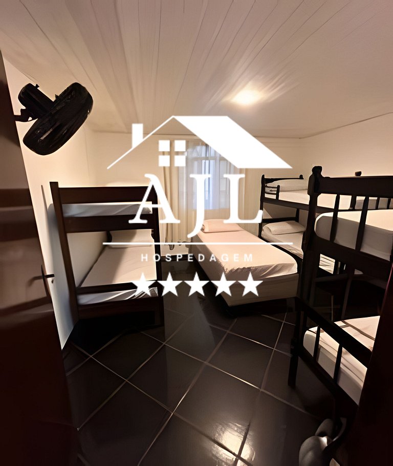 Casa na praia com piscina: retiro dos artistas