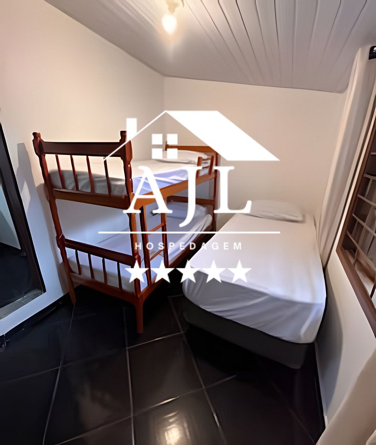 Casa na praia com piscina: retiro dos artistas