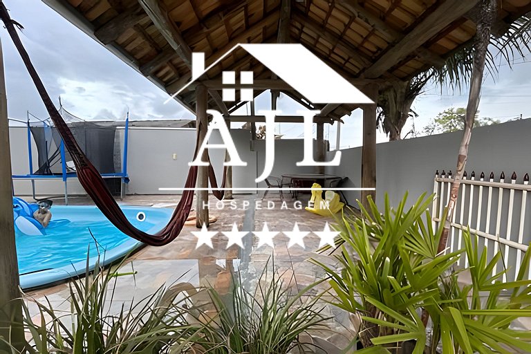 Casa na praia com piscina: retiro dos artistas