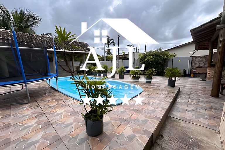 Casa na praia com piscina: retiro dos artistas