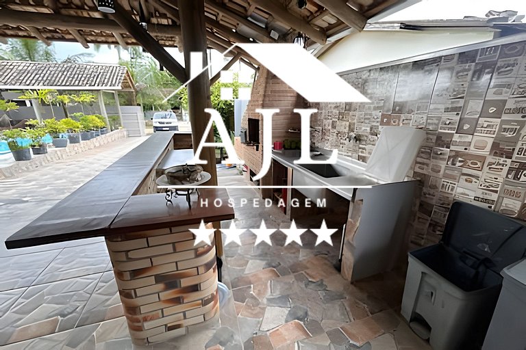 Casa na praia com piscina: retiro dos artistas