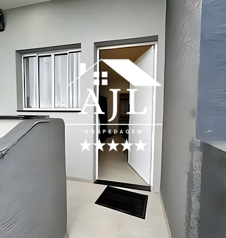 Casa 1 quarto 2 tvs confortavel ar cond prox aero